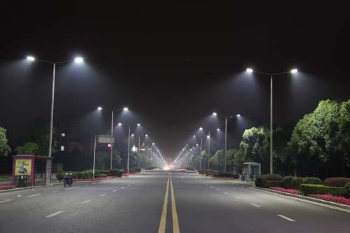 道路照明的照明布置